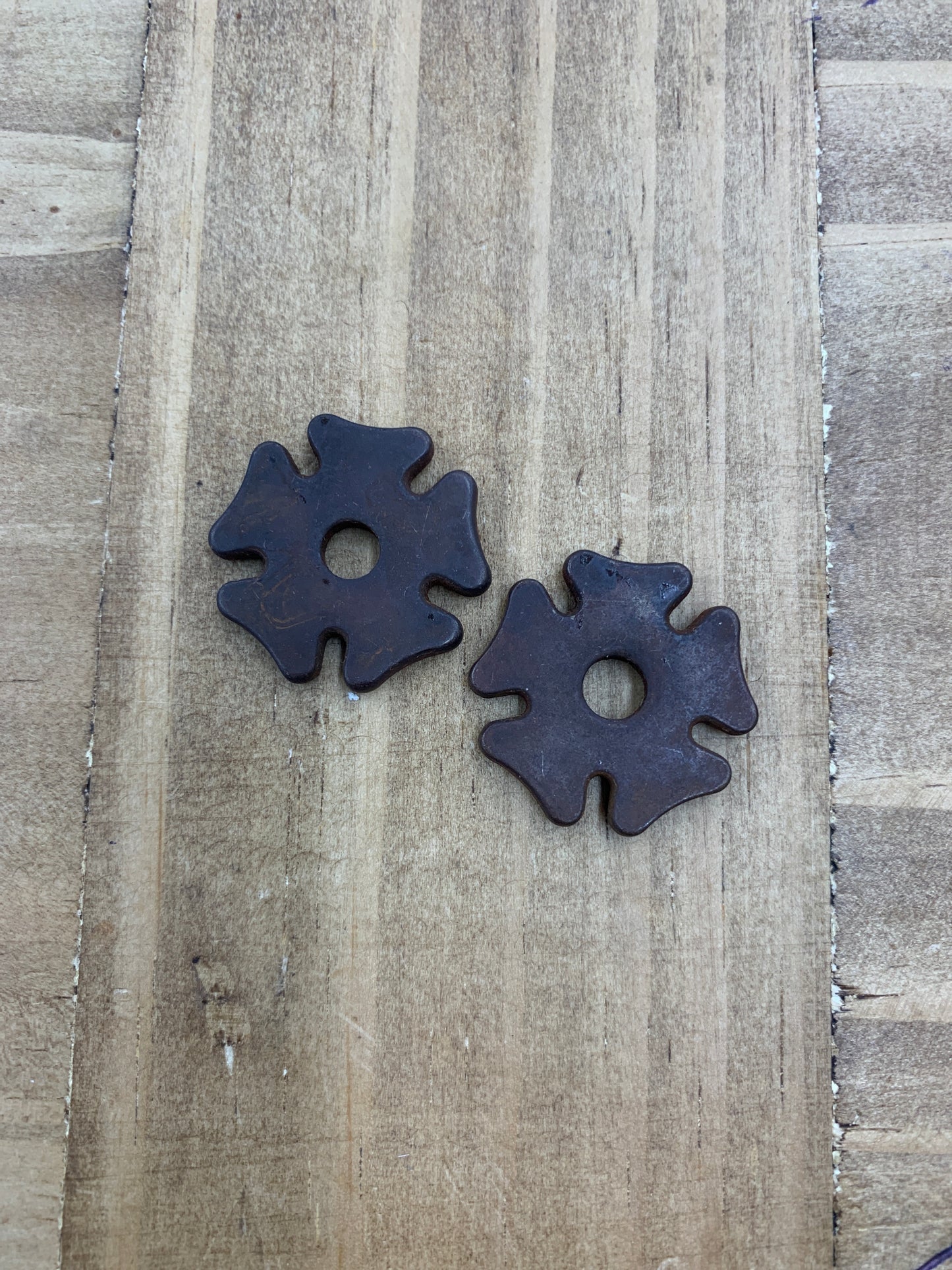 Antiqued Brown 1”, 3.5mm thick Cloverleaf Rowels