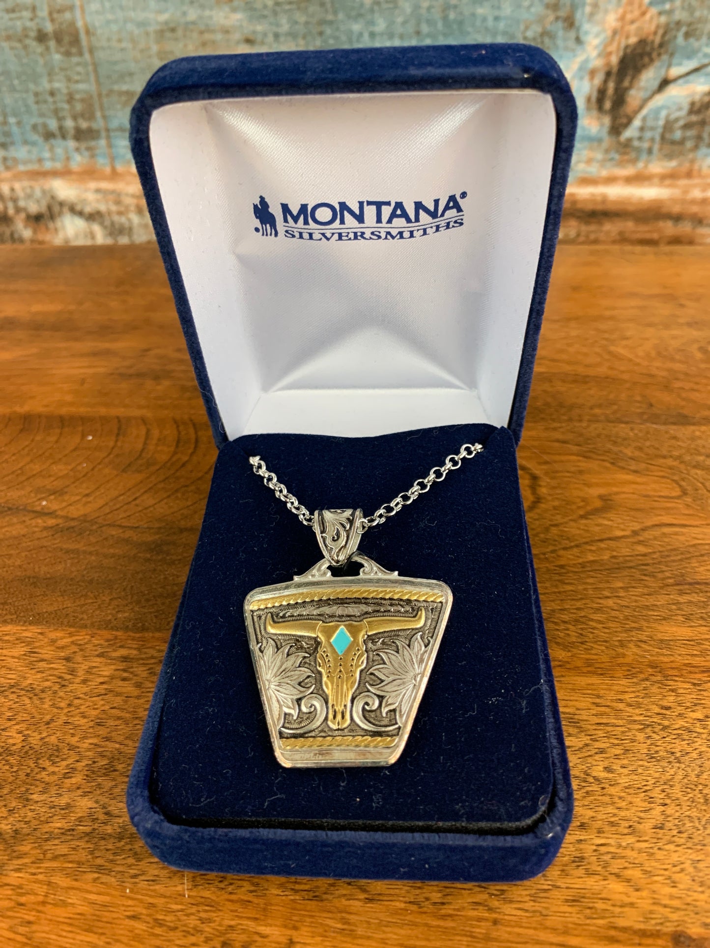 Retro Steerhead Skull Necklace