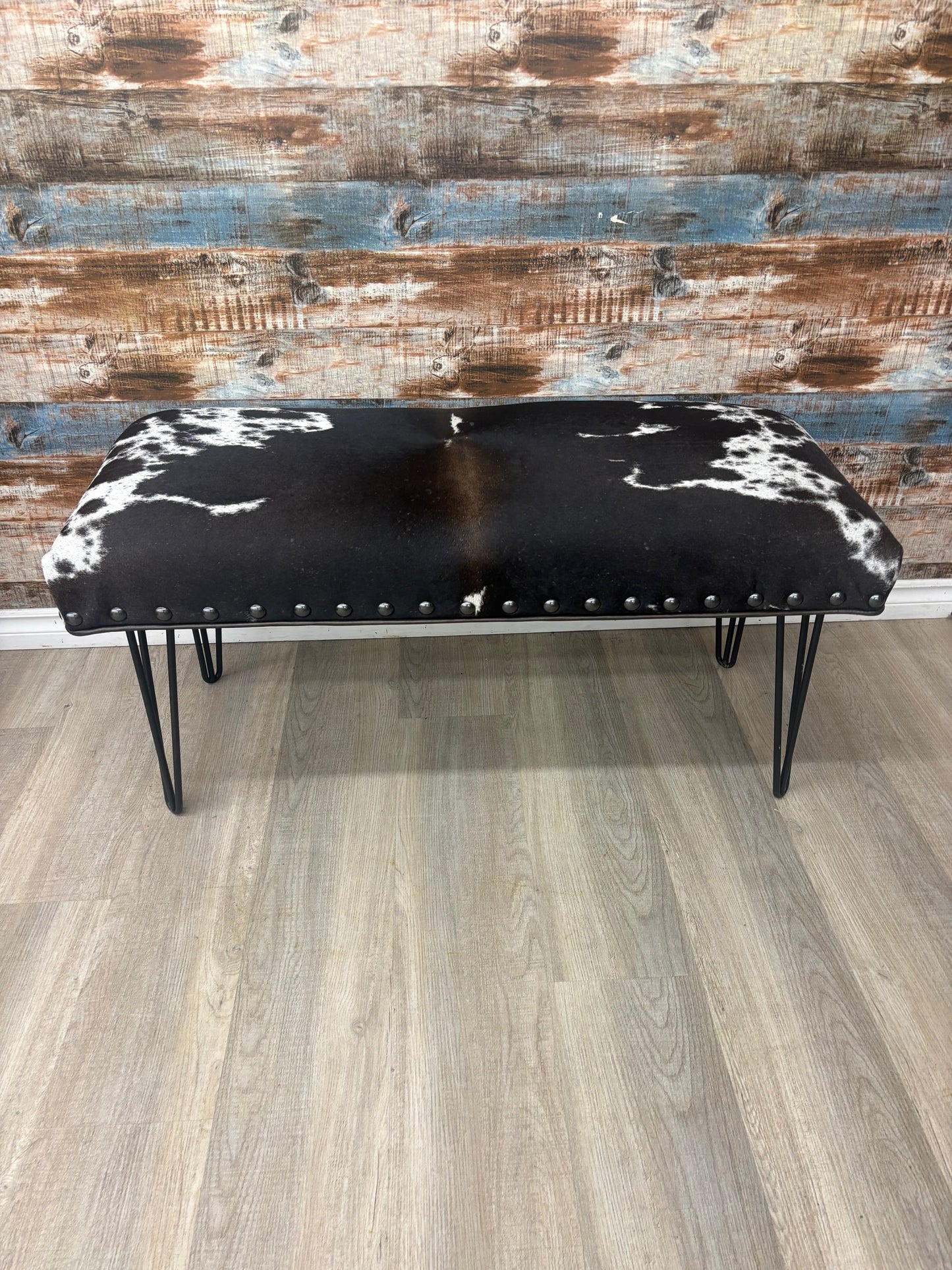 TC Cowhide Bench