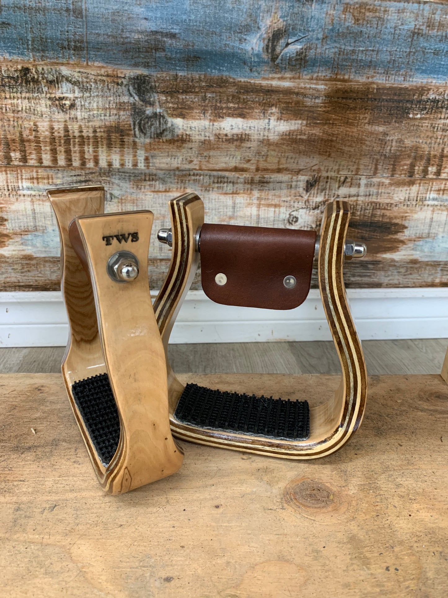 TW 2” Maple Stained Barrel Stirrups