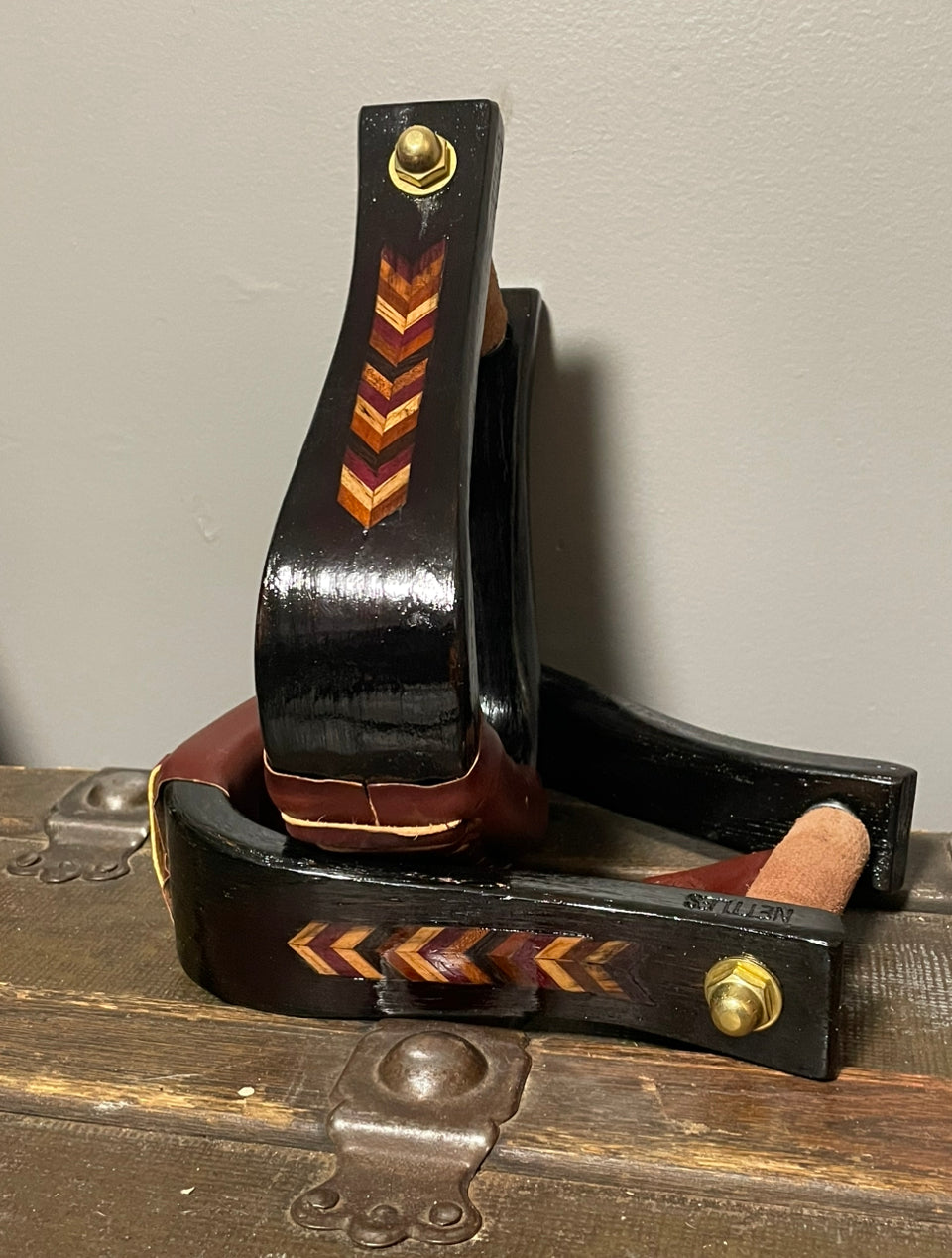 Nettles 2” Flatbottoms Chevron Inlay