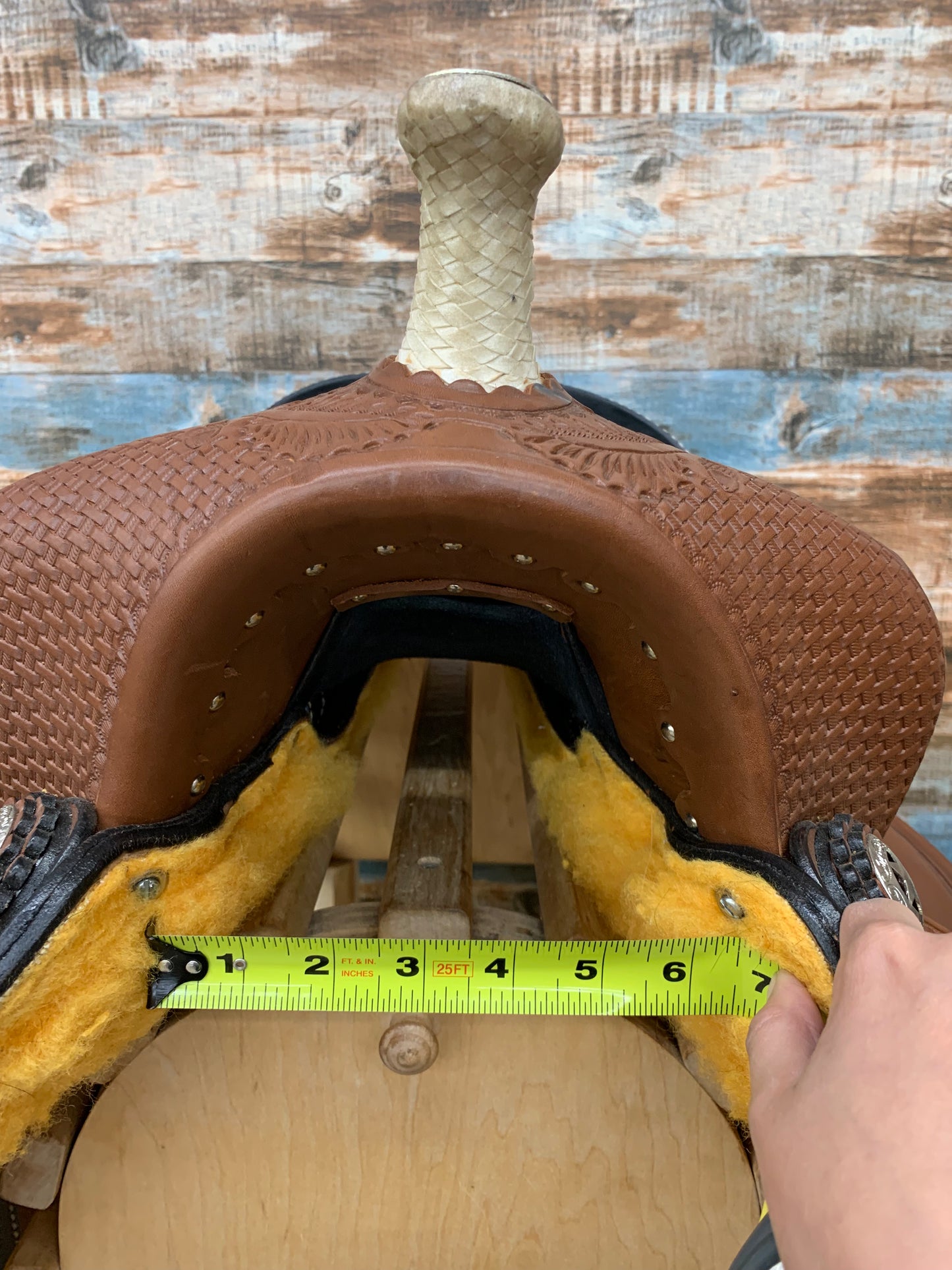 Sierra Saddle with Tags