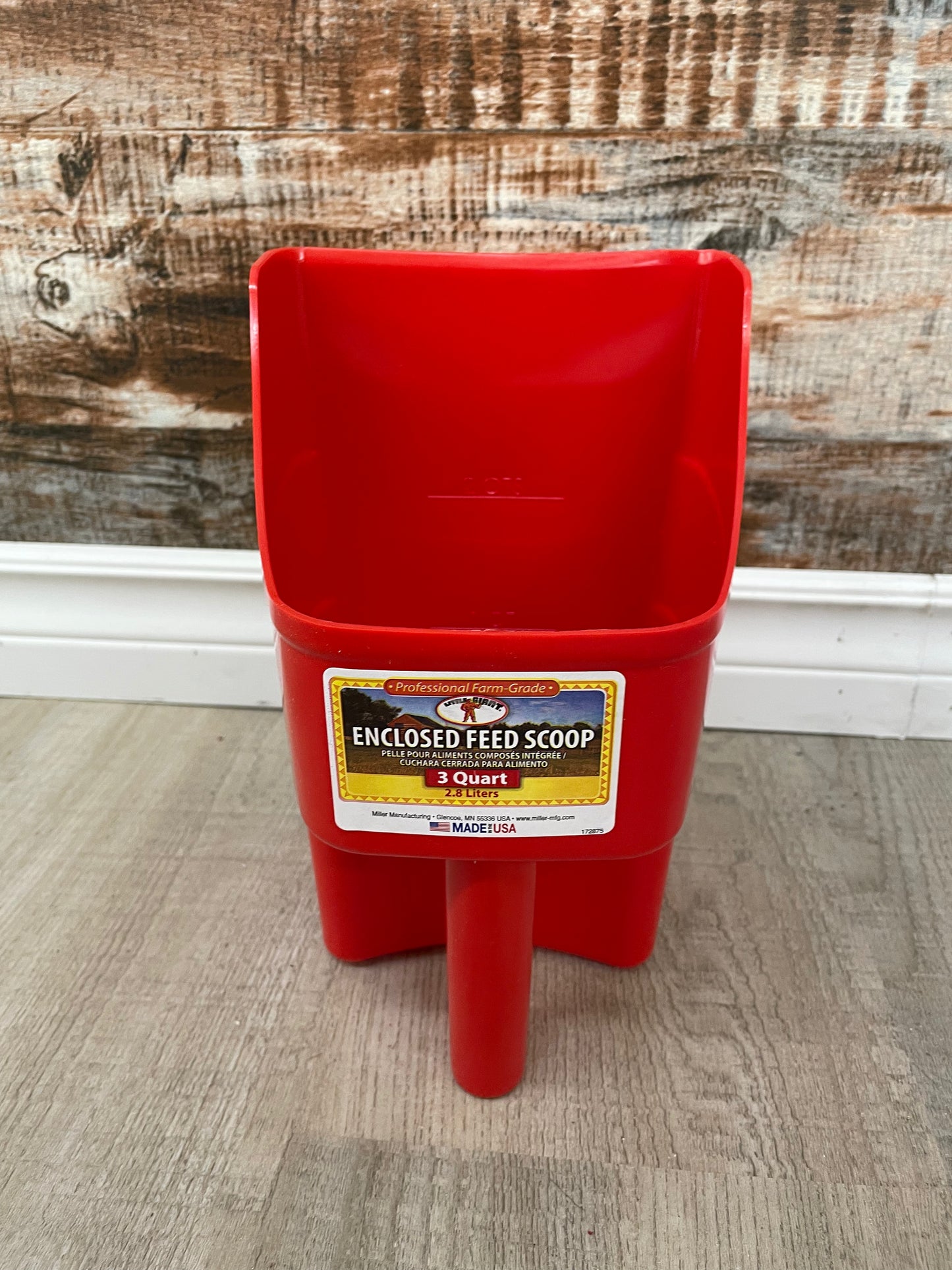 FGS Enclosed Feed Scoop