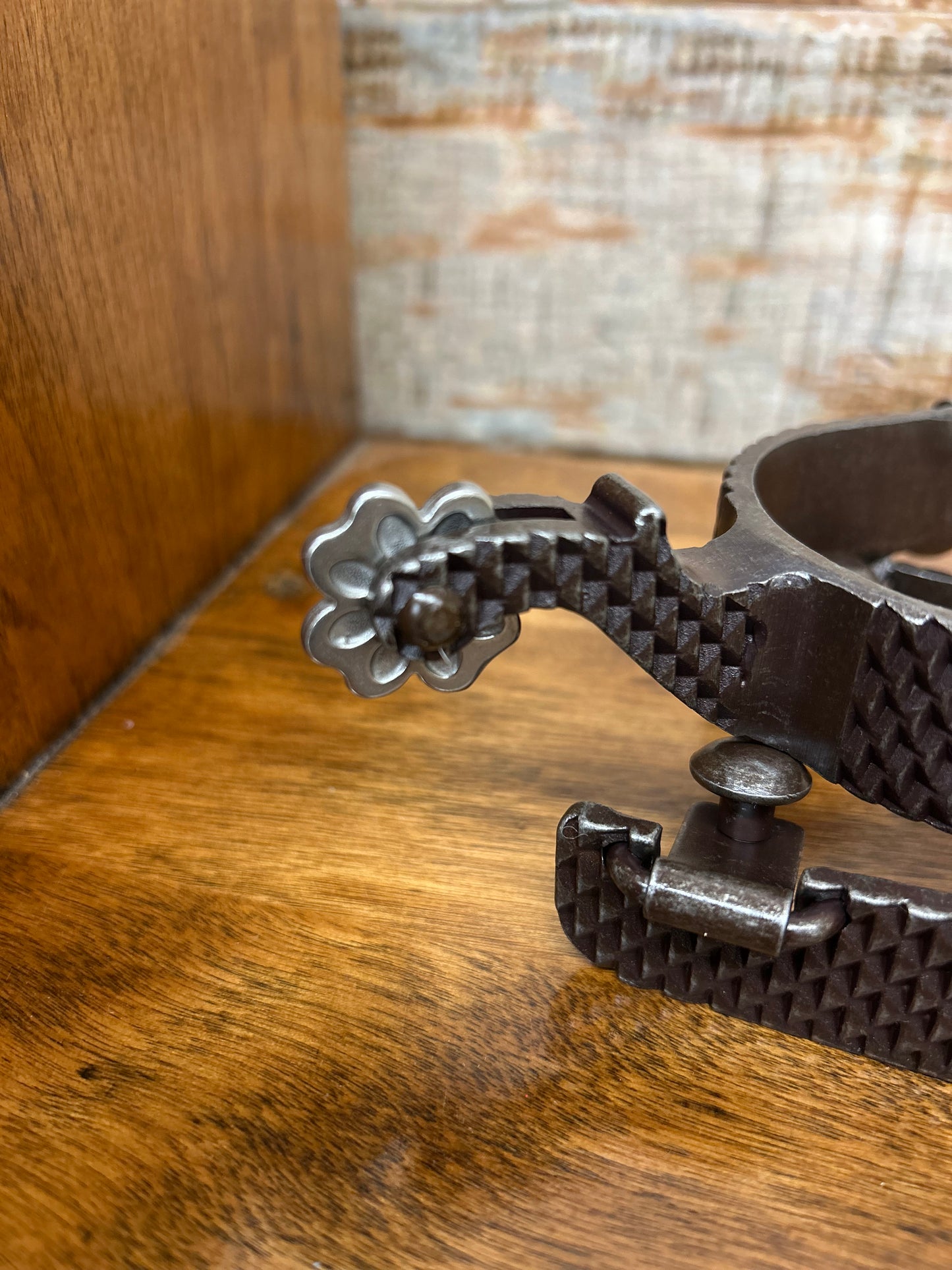 Rasp Spurs with Cloverleaf Rowel
