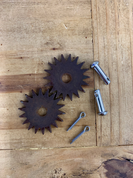 Antique Brown 1 1/4” 18 Point Rowel w/ pins