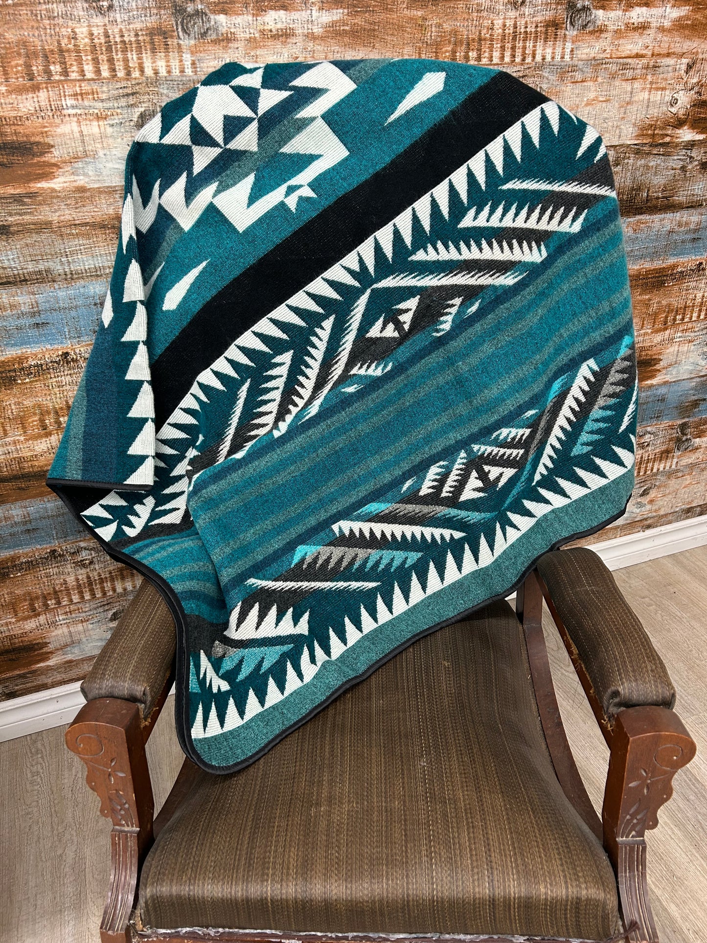 Aztec Reversible Blanket- Manta