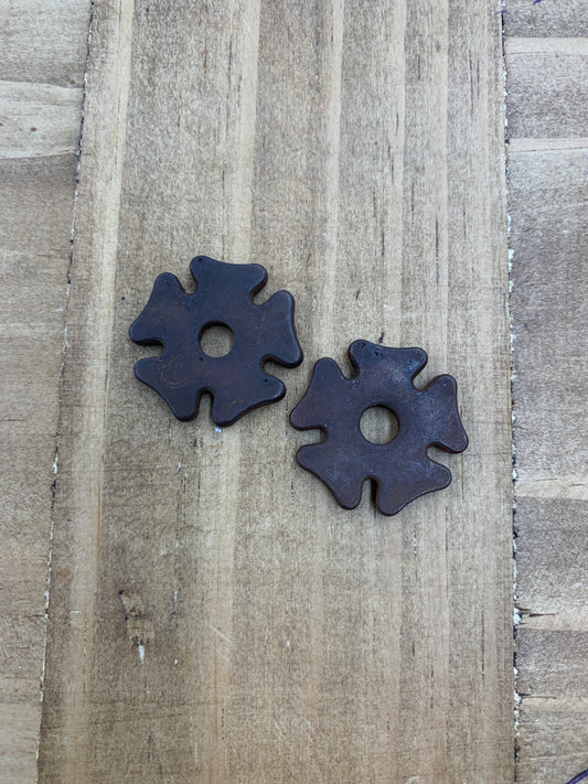 Antiqued Brown 1”, 3.5mm thick Cloverleaf Rowels