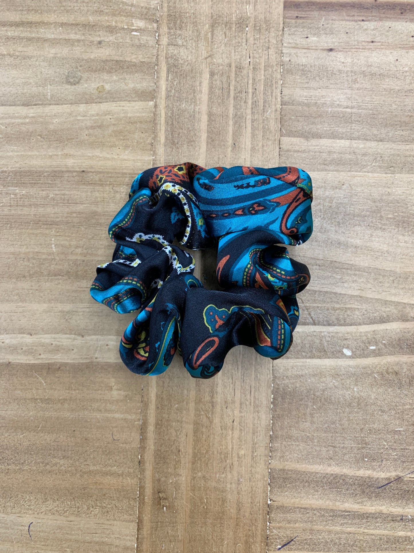 Snowberry Hair Scrunchies