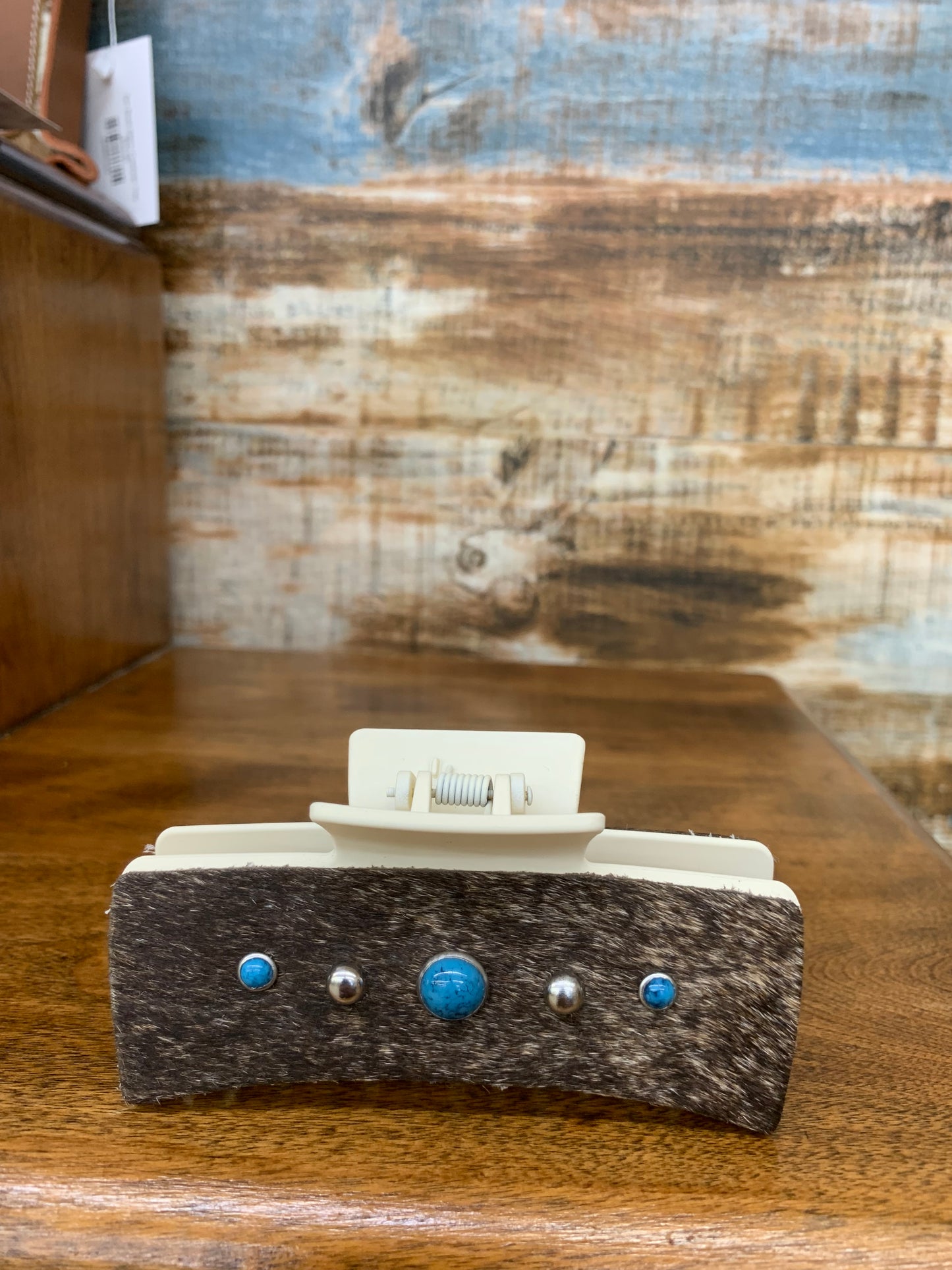 TC Hide On Hair With Gems Claw Clips