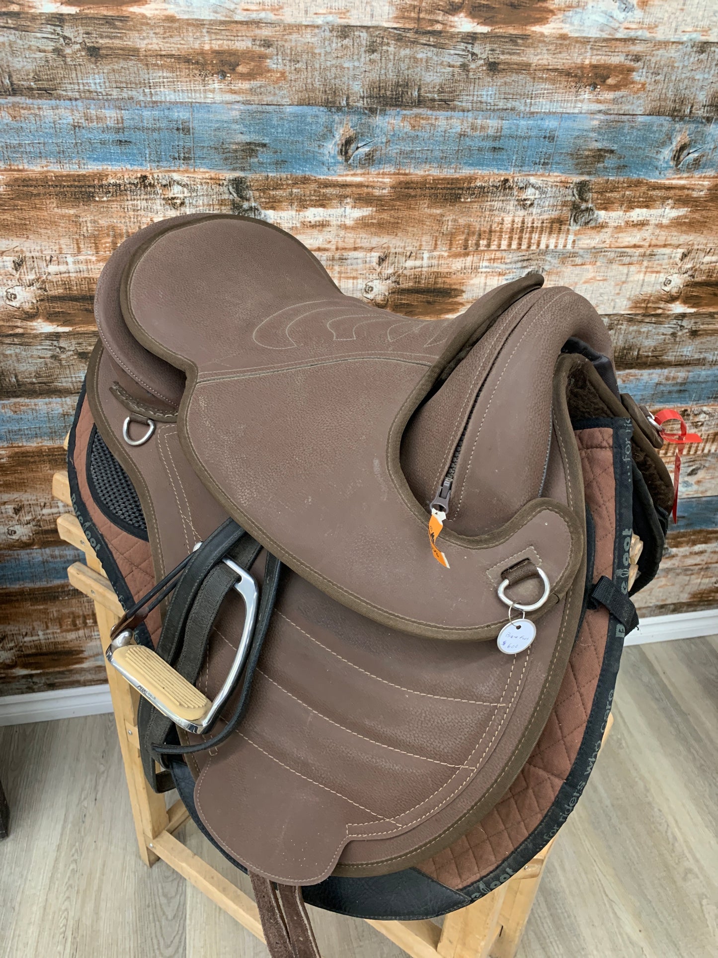 Used Barefoot saddle