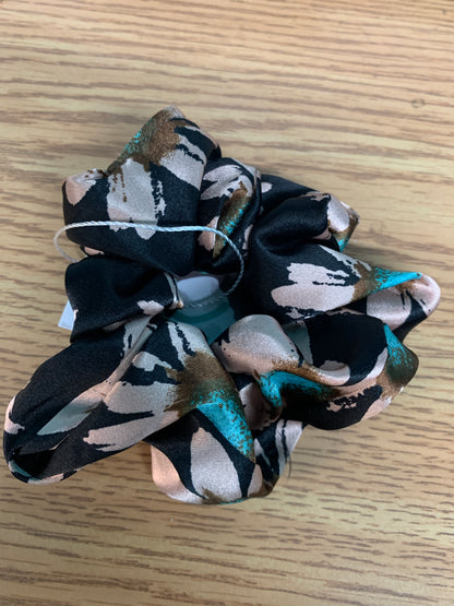 Snowberry Hair Scrunchies