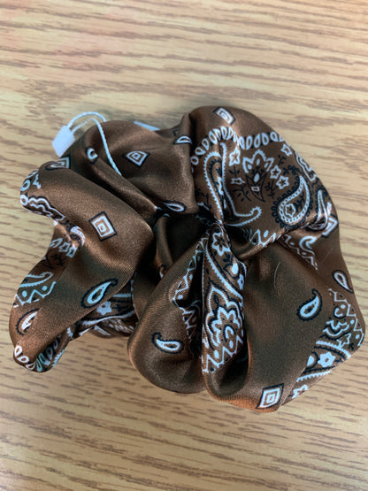 Snowberry Hair Scrunchies