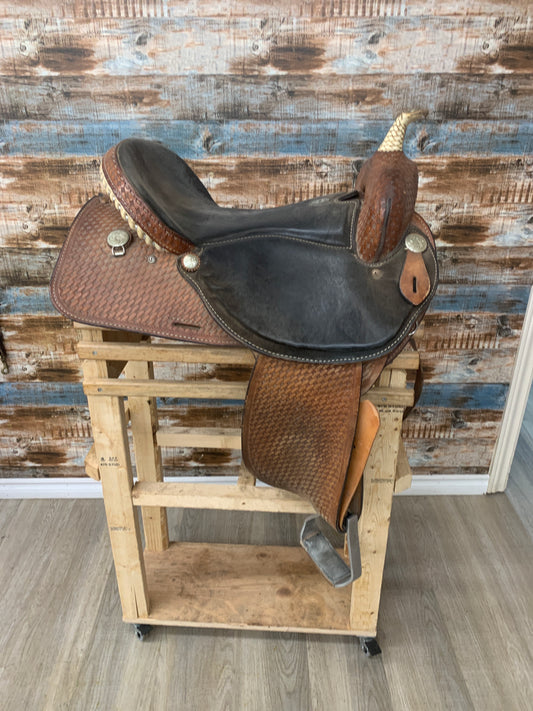 Used Dakota Saddle