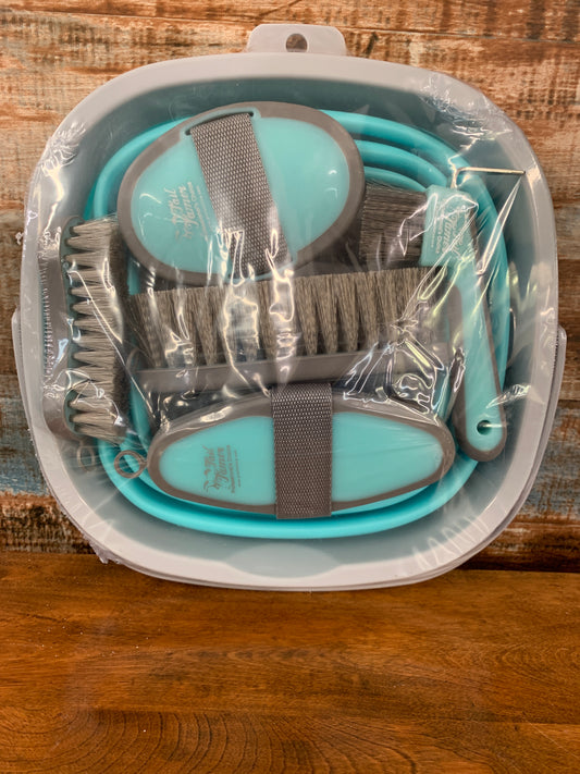 PC TT Grooming Kit w Collapsible Bucket