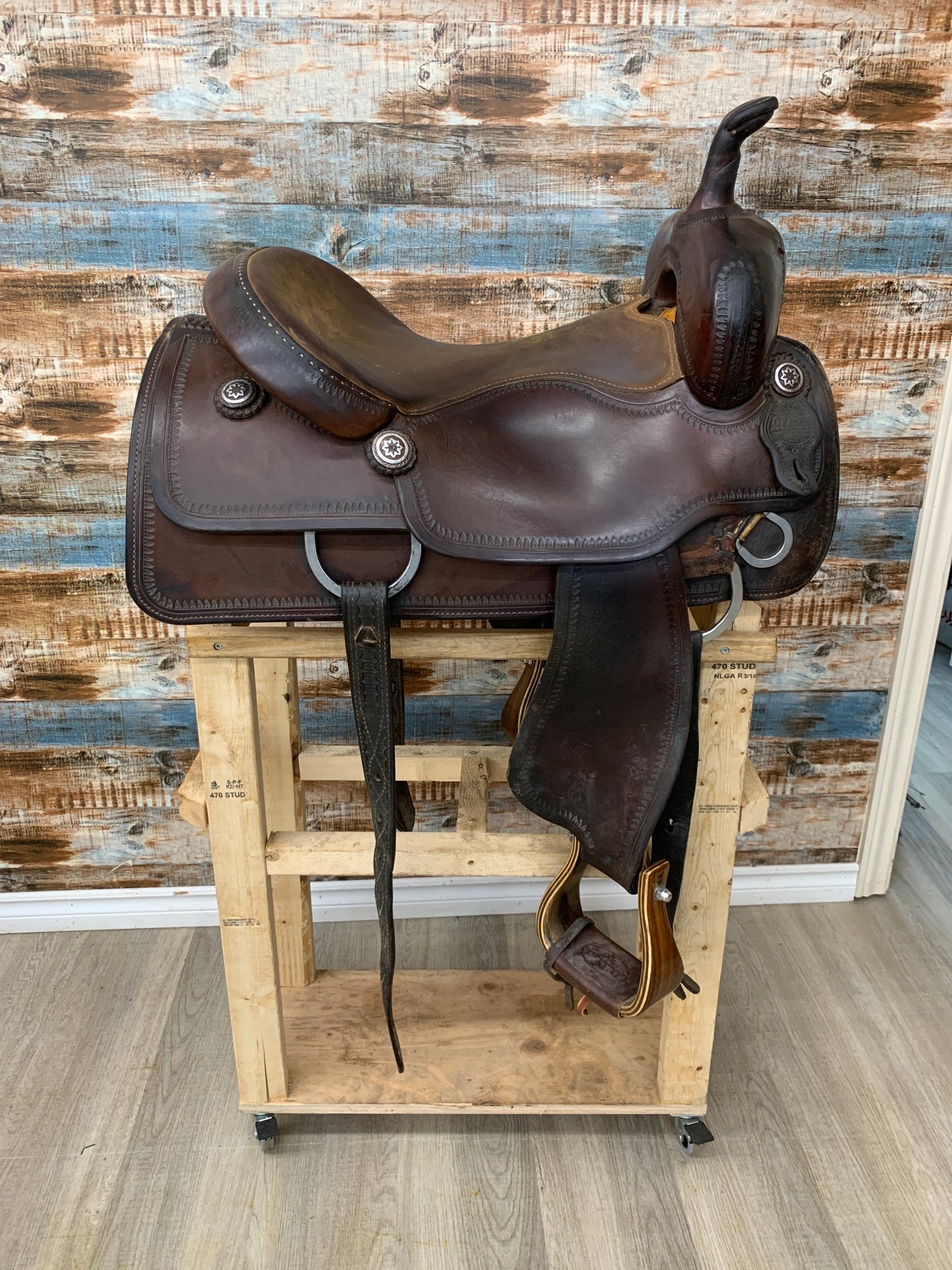 M.L Leddy saddle