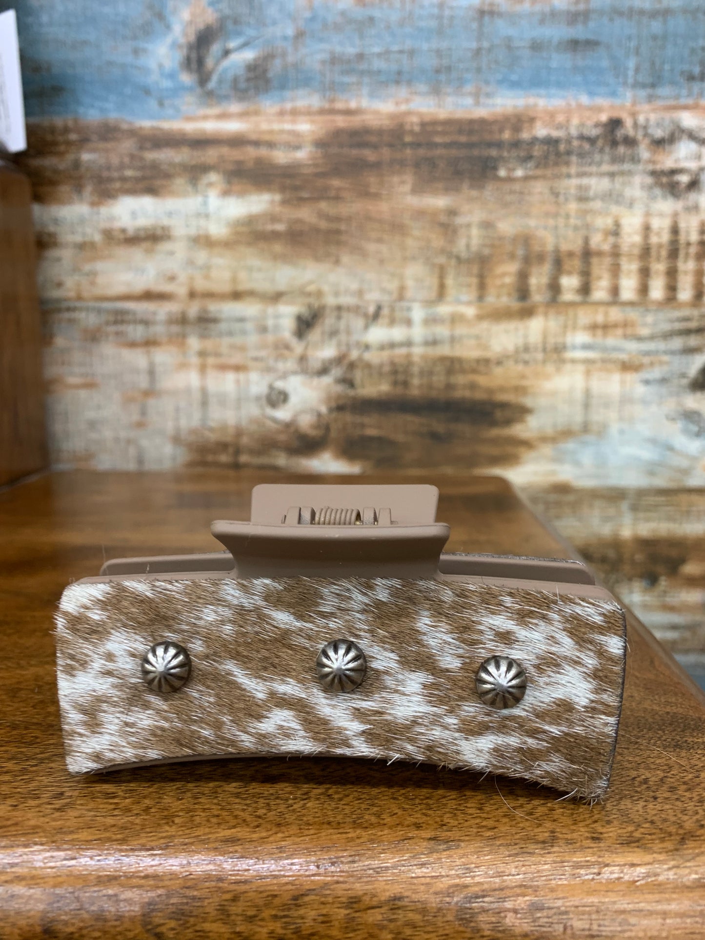 TC Hide On Hair With Gems Claw Clips