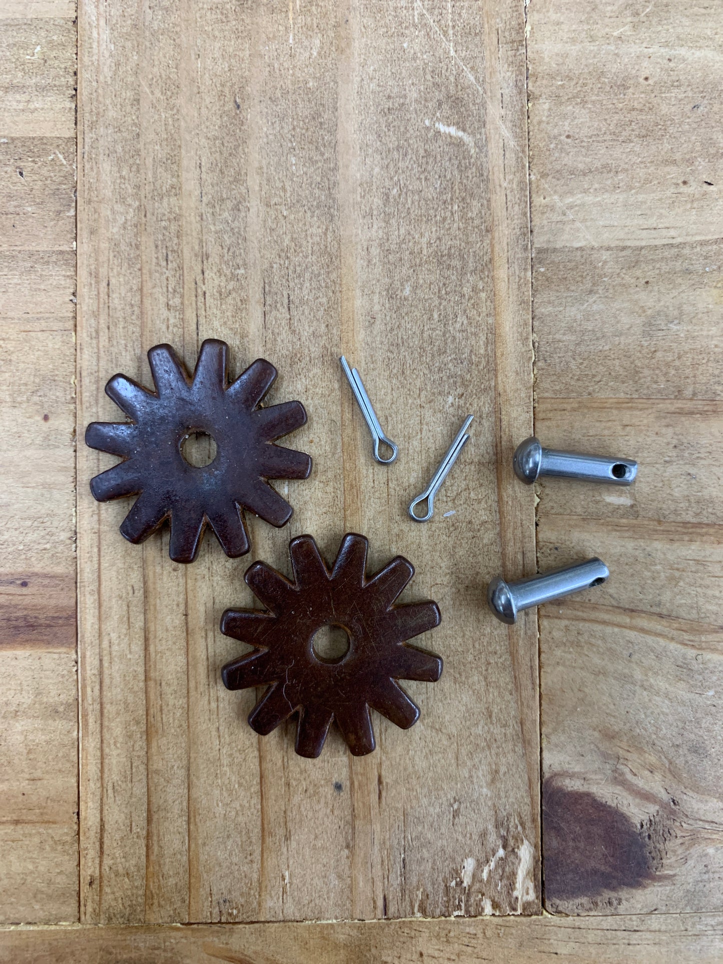 Antique Brown 1 1/4” 12 point Rowel W/ pins
