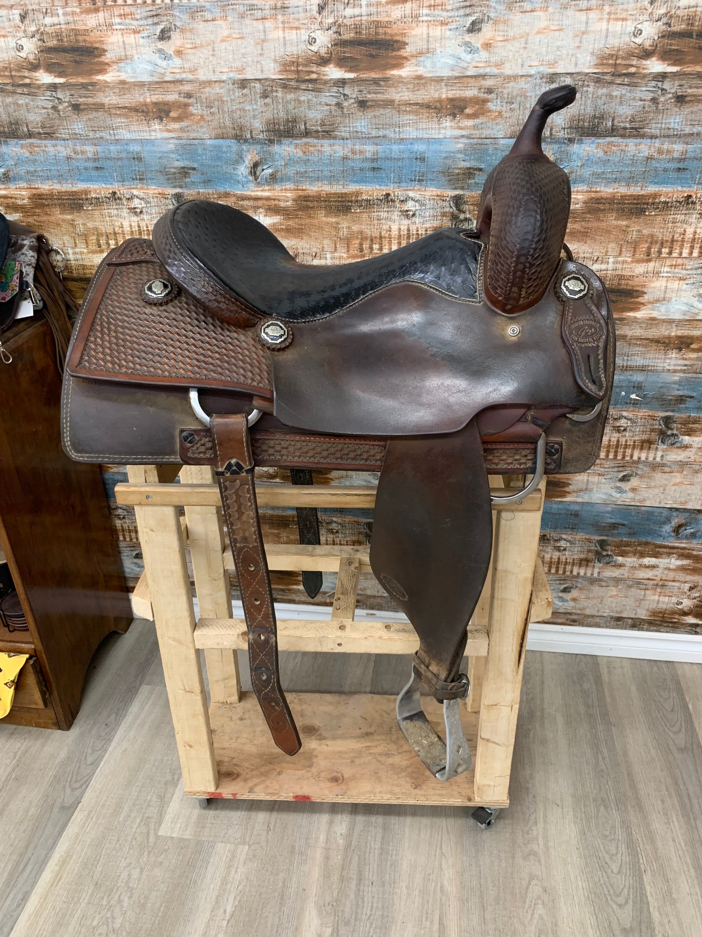Used Jey’s Saddle