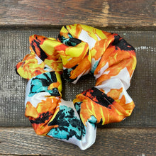 Load image into Gallery viewer, Snowberry Hair Scrunchies
