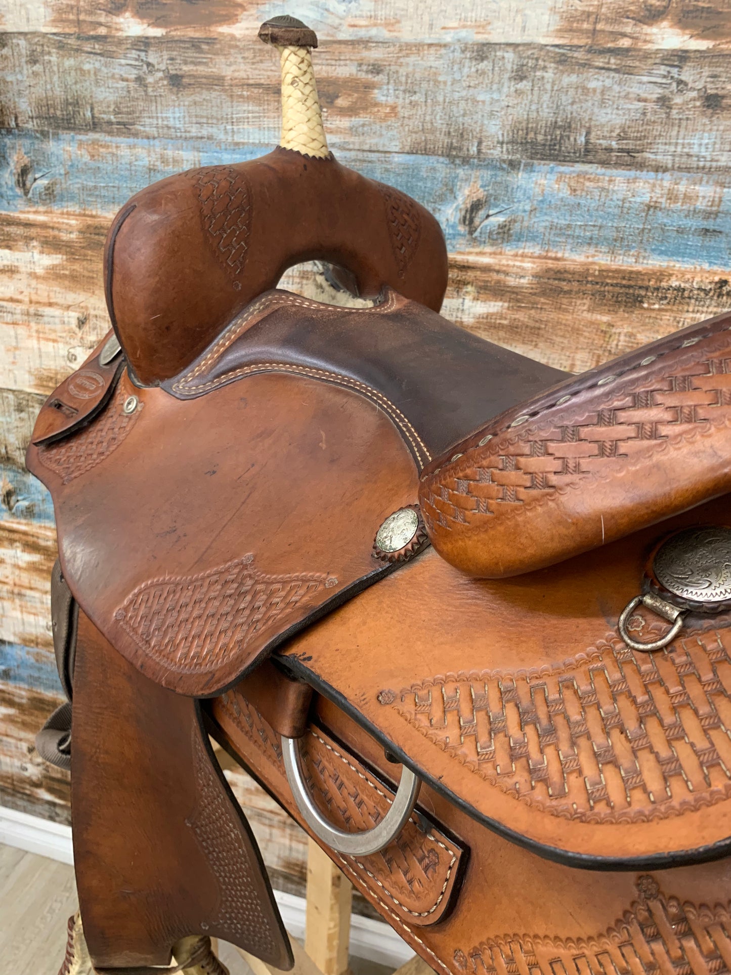 Used Dakota Saddle