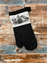 Load image into Gallery viewer, Bernie Brown Oven Mitts

